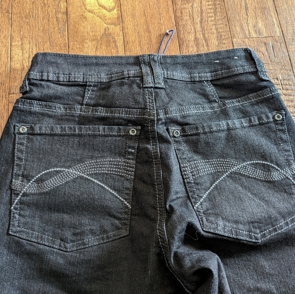 SANTANA Cuffed charcoal Denim Jeans. Size 4 or 6 - Picture 6 of 8